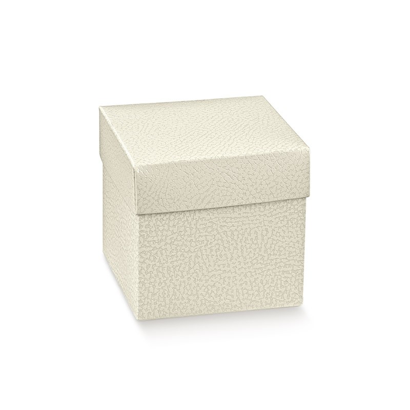 Dėžutė / balta su ornamentais (1 vnt./90x90x150/ mm.) - 1